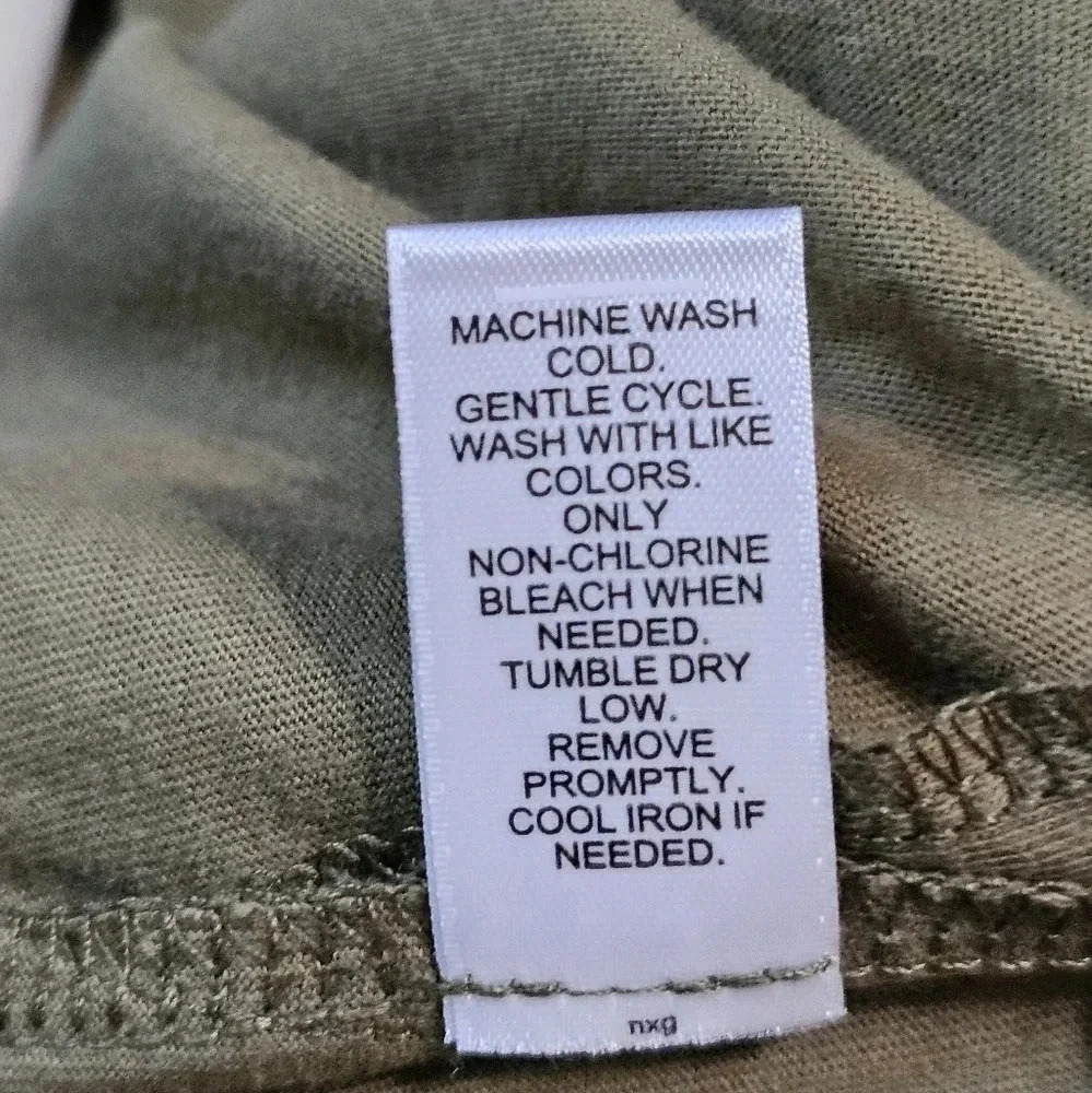 Cato Women’s XL Olive Beige Graphic Tee Leopard Sunflower Boho Y2K Oversized - Picture 6 of 8